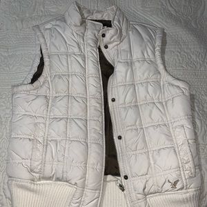 American eagle puffer vest